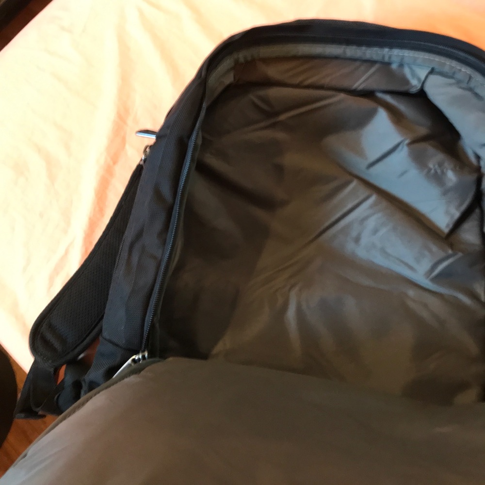 Samsonite tech laptop/tablet backpack - Picture 5 of 6
